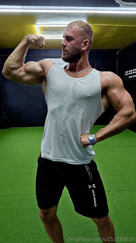 muscular me during training🤩💪