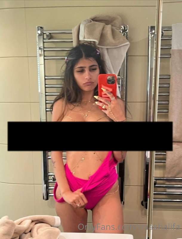 Foto 535 de Mia Khalifa en Tocromo
