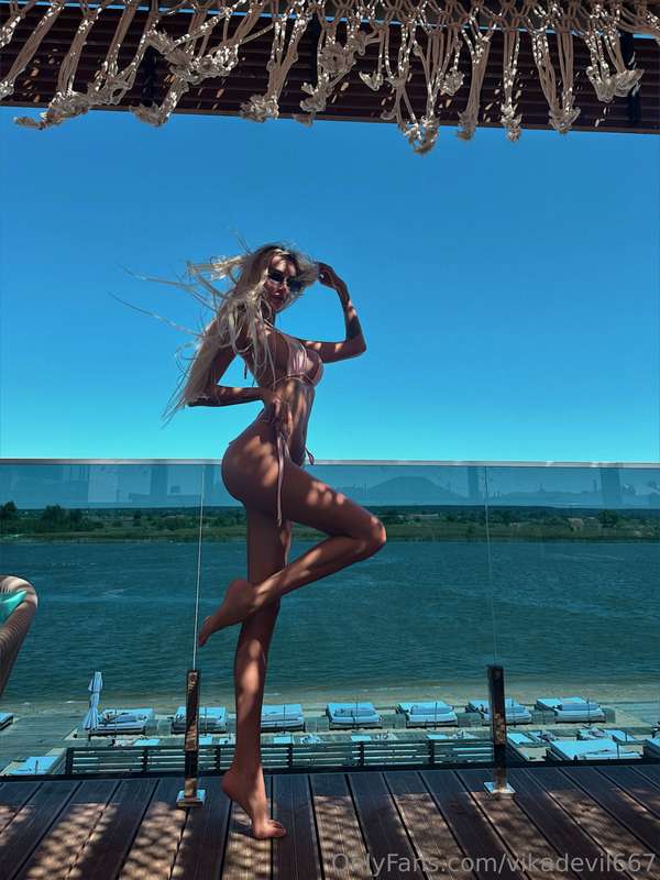 Ocean breeze, sun-kissed skin, and not a single worry in sig..