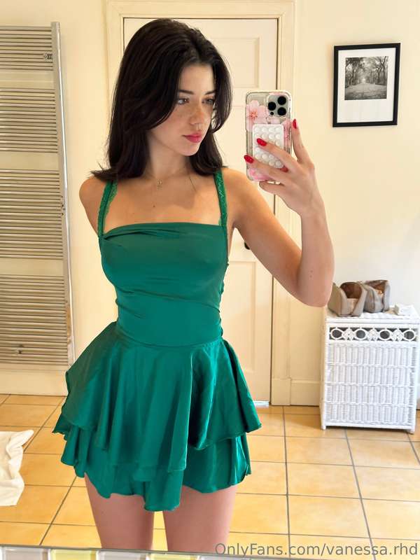 Going LIVE sooooon!!! Bunnies only 🐰 so make sure you join n..