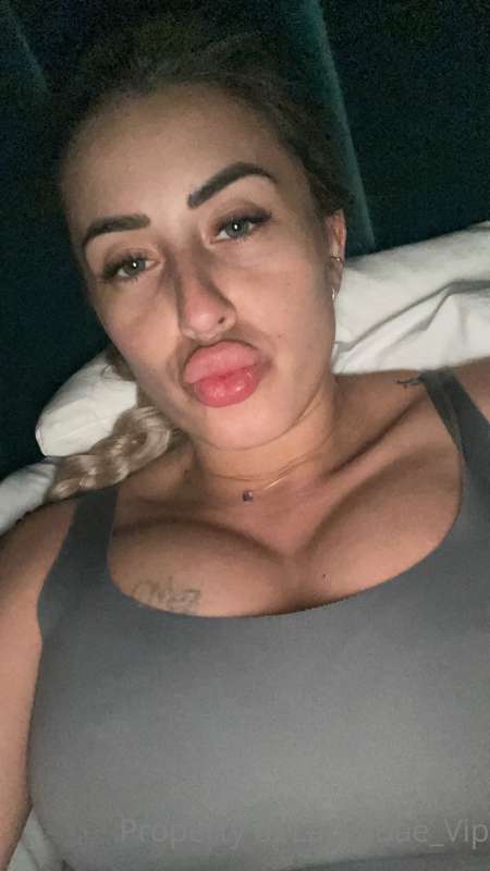 Good morning guys, join my vip @laurabae_vipto see everythin..