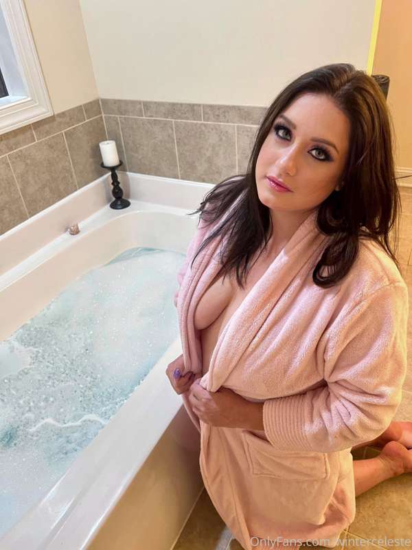 I don’t know what’s hotter, me or the water? 🫧🛁