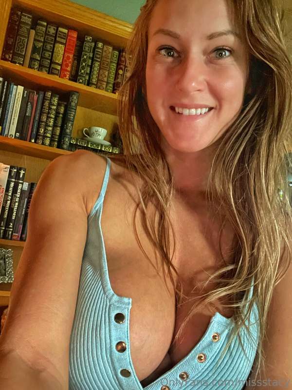 Do ya think there’s any good books on that shelf back there?..