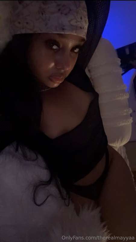 Are you coming to bed ;) 