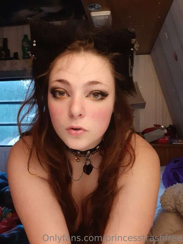 Dab and a titty drop 😜 wanna play with them?