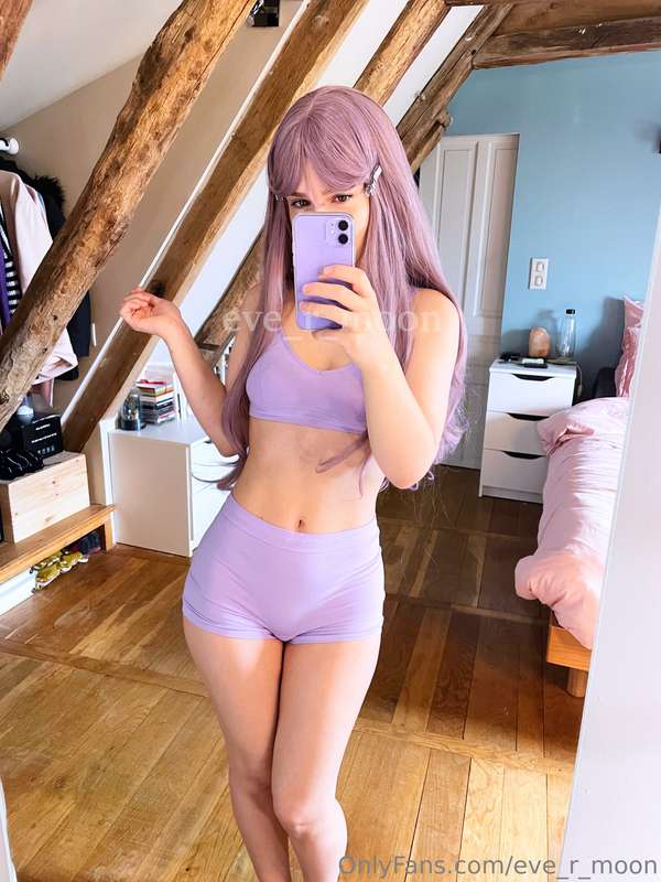 eve_r_moon