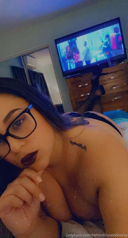 Patiently waiting for my lingerie to arrive... 😉