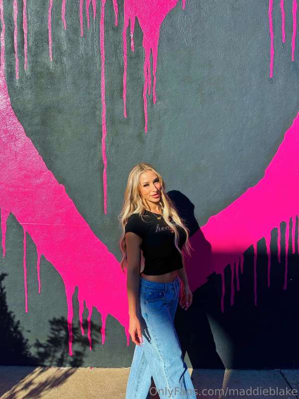 Can I be your #1 girl? 🩷
