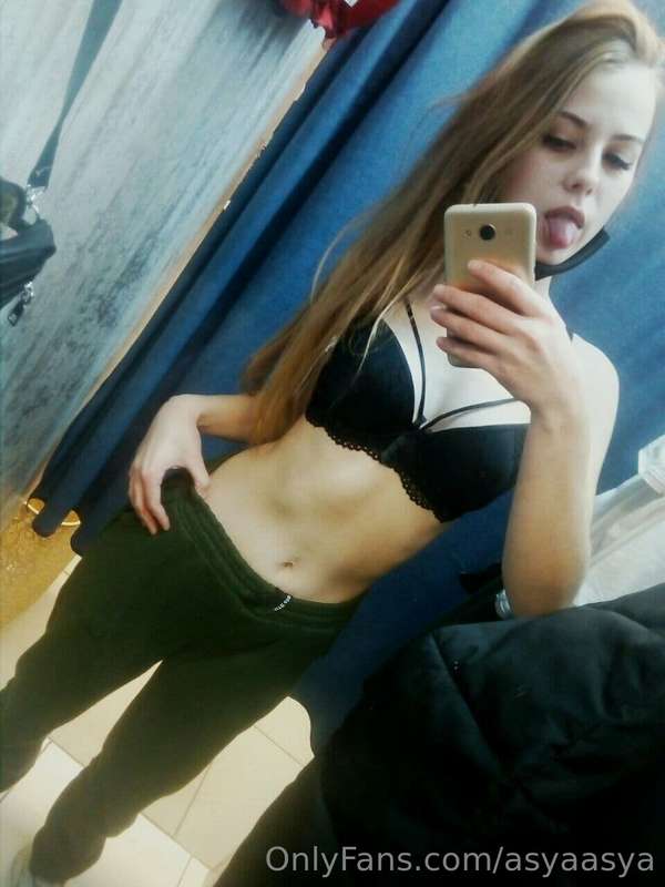 I will be the naughtiest girl for you🙈
