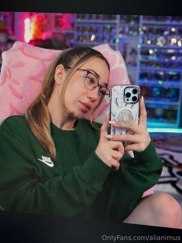 Do you like seeing me in glasses? 