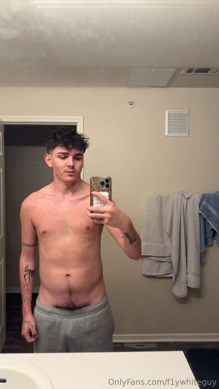 If this pic landed in your phone… what’s your first move?