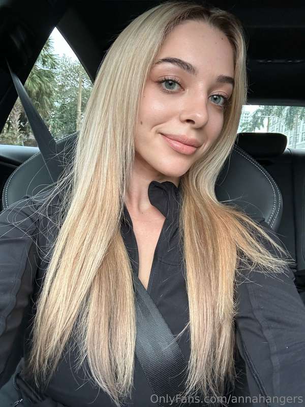 Don’t just stare… tell me what you’d do if you were here 😏