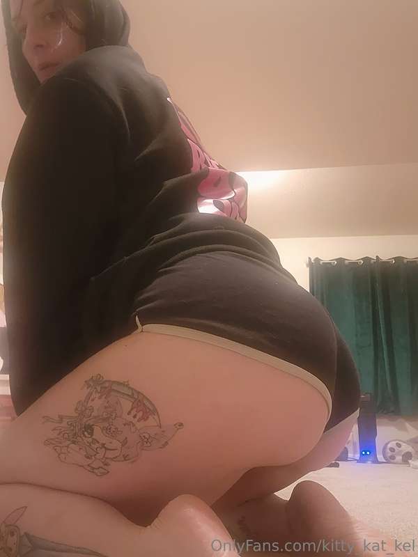 Bend me over 🍑