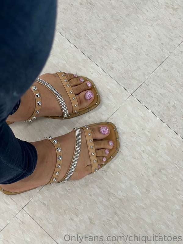 What would you do if you saw my cute feet in public?😘💋