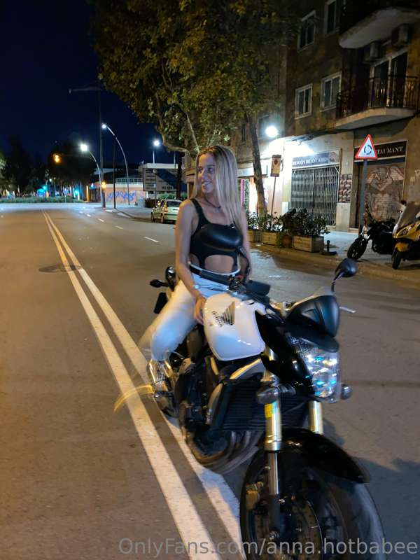 anna.hotbabee