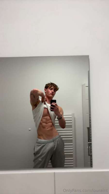 sweaty jerking video has won in the last poll, so today 17:3..