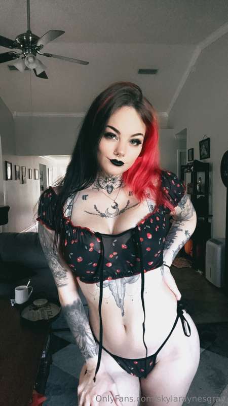skylaraynesgray