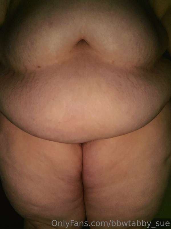 What secrets lie beneath this flab? 🥵
