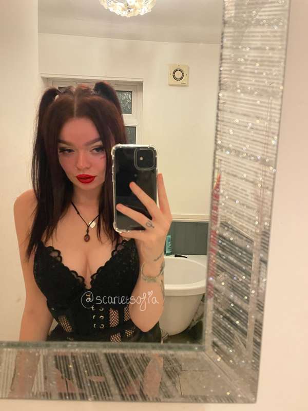 scarletsofia image #1