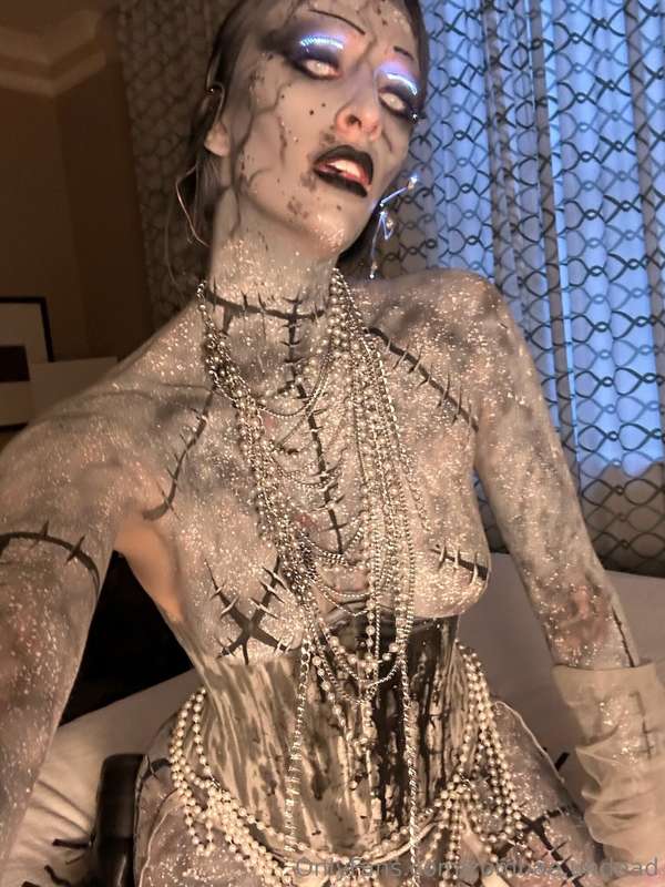 The makeup stays on. 😈