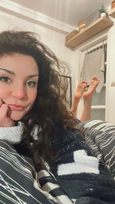 Bon matin mes p’tits fétichistes adorés 🥰🤭
