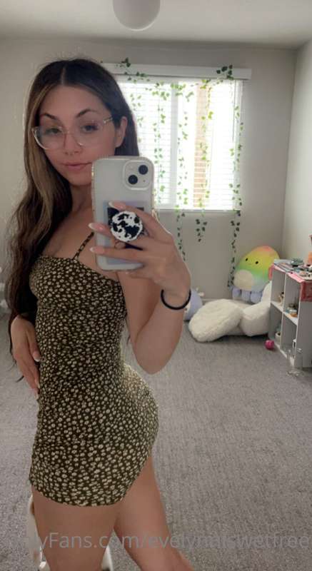Got a brand new toy in the mail 👀 watch it make me cum for t..