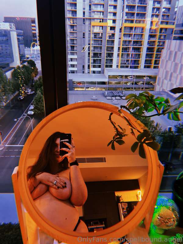 Giving the neighbours a show 😋