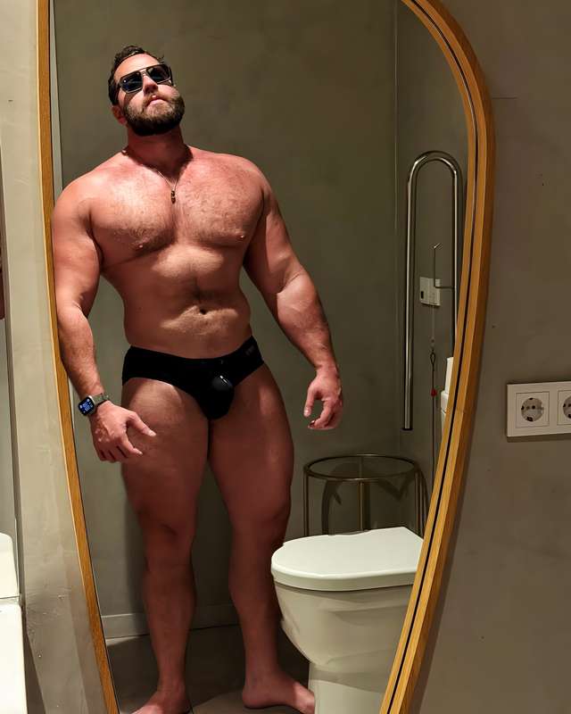 Getting ready to the pool!Wanna dip in with your dad? 😈🍆