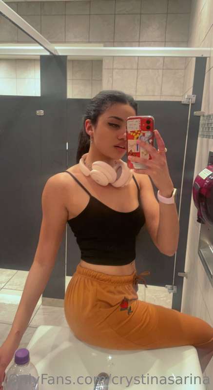 welcome!! 🥰 glad you found me here! send me a dm, let's get ..