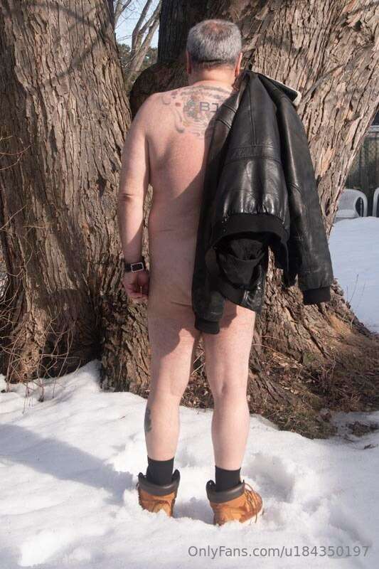 Nude in the snow2025
