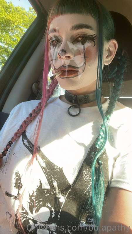 Just some clowny selfies from after my recent shoot 🤡🖤