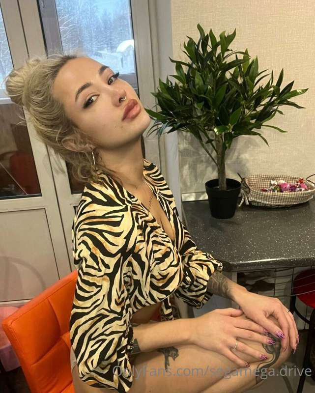 Take off my panties for you... Do you think my pussy is edib..
