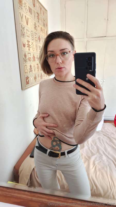 Feeling sexy even though it's cold... 😏 Shall we warm up tog..