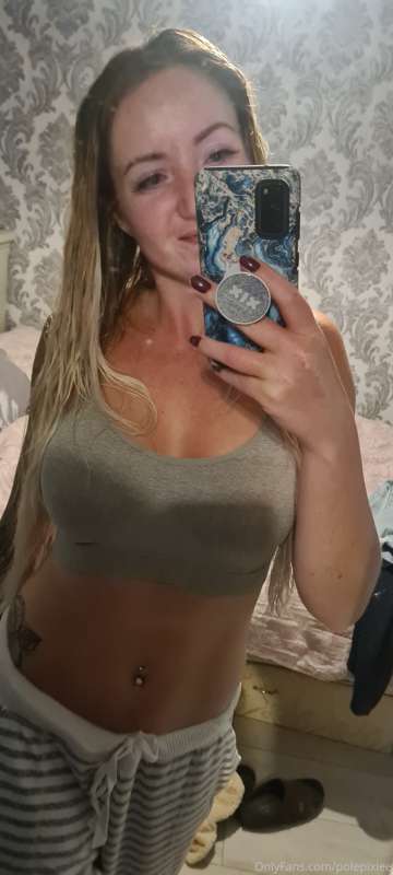 Feeling so fresh after my shower 😇 the nude pic is waiting f..