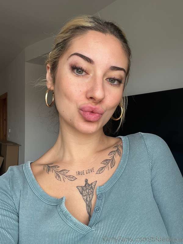 I send you a kiss, thank you for being here.🙈🙈🙈