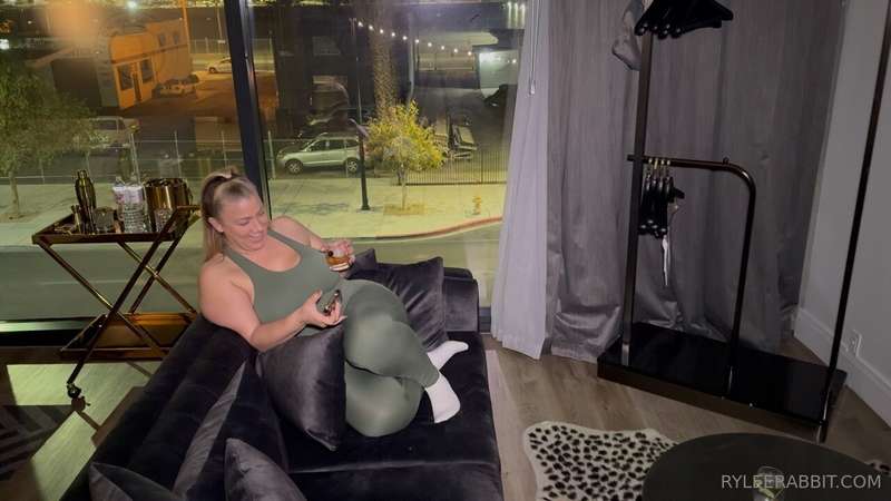 What would you do with me right now 🍑