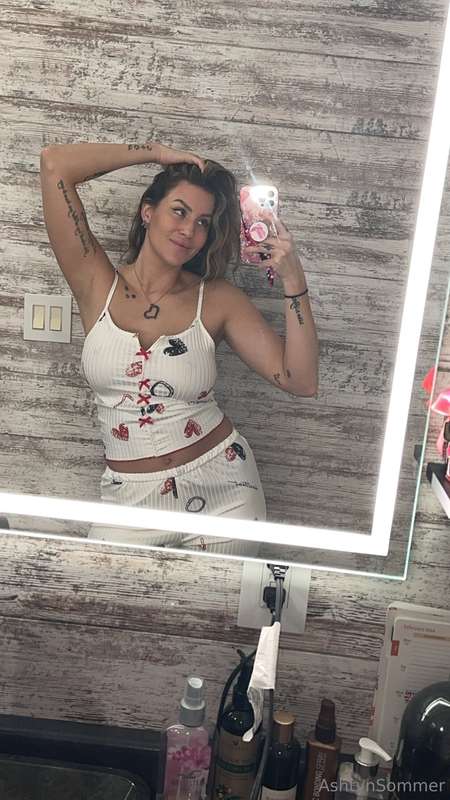 I like my morning hair, it makes me look hot🔥