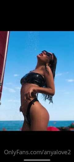 I want to be a naughty girl, be the hottest and most passion..