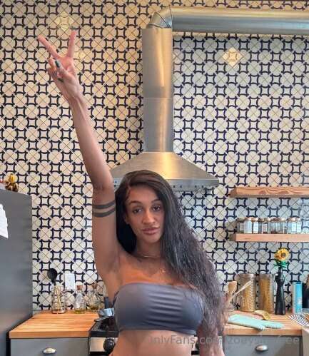 This is my MasterChef audition pose. ✋🍴