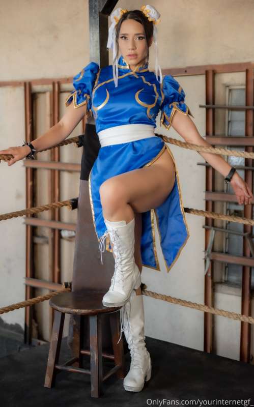 Happy Birthday to me I’m Chun-Li! 

I love this album so muc..