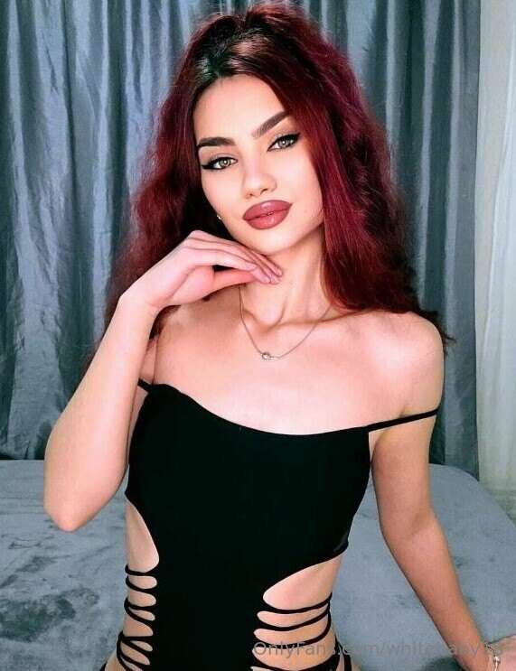 🍒💥I live on the edge of exploration, and my profile is an en..