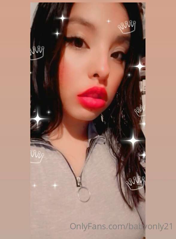 👄do you like my big lips baby? 💋💄
What would you do with the..