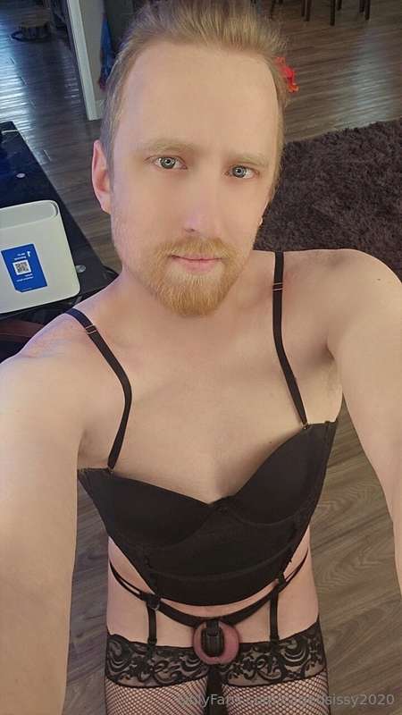Waiting for the wife to come home....😈