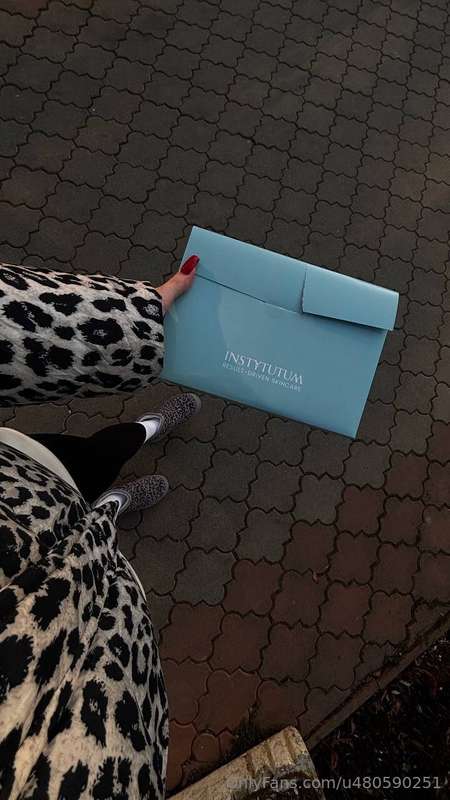 Decided to make myself a present🤗 Any guess what is inside?