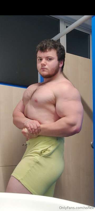 WHO IS YOUR MUSCLEGOD I AM THE BEST