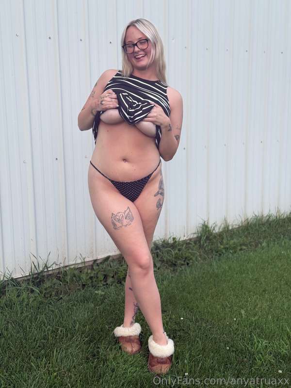 stripes and polkadots go together right? 🤭
