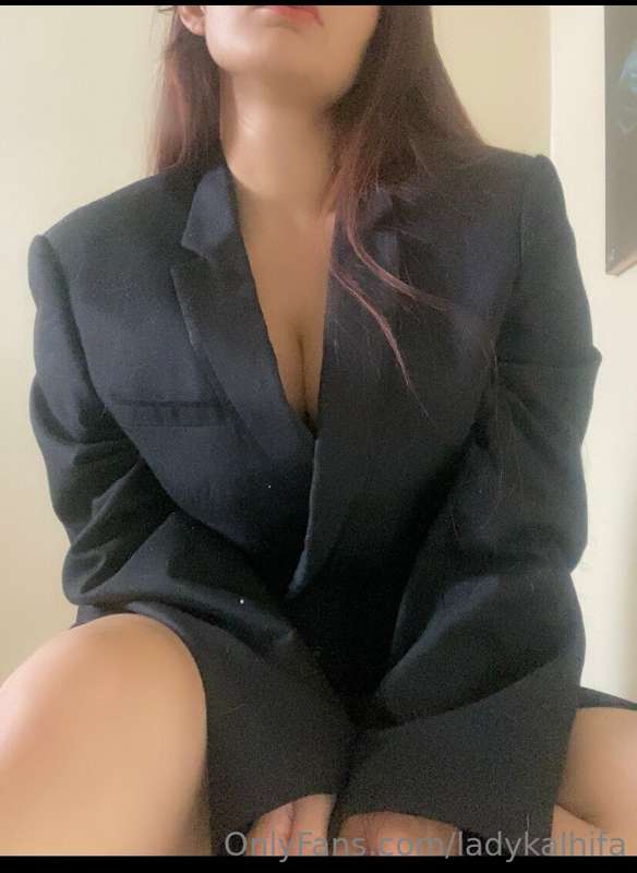 👩🏻‍💼👩🏻‍💼