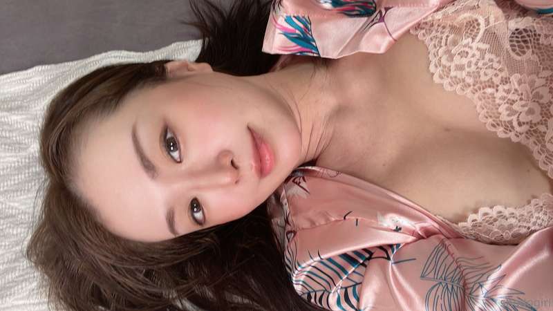 What are you up to right now while you’re scrolling here? 🥰