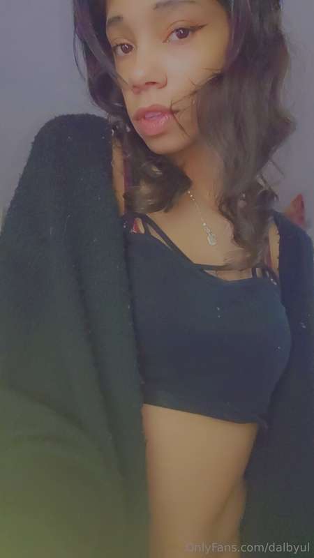 Cozy and comfy ✨️ 🖤 [tit pic locked]...🥰❤️🖤Catch me on:💲 key..