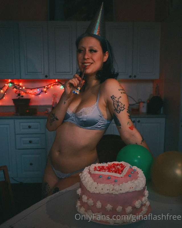 ITS MY ONE YEAR ANNIVERSARY ON OF 💟💟💟 GO ON MY INSTAGRAM STO..